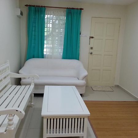 Homestay Farah Wangsa Maju Kl Куала-Лумпур Экстерьер фото